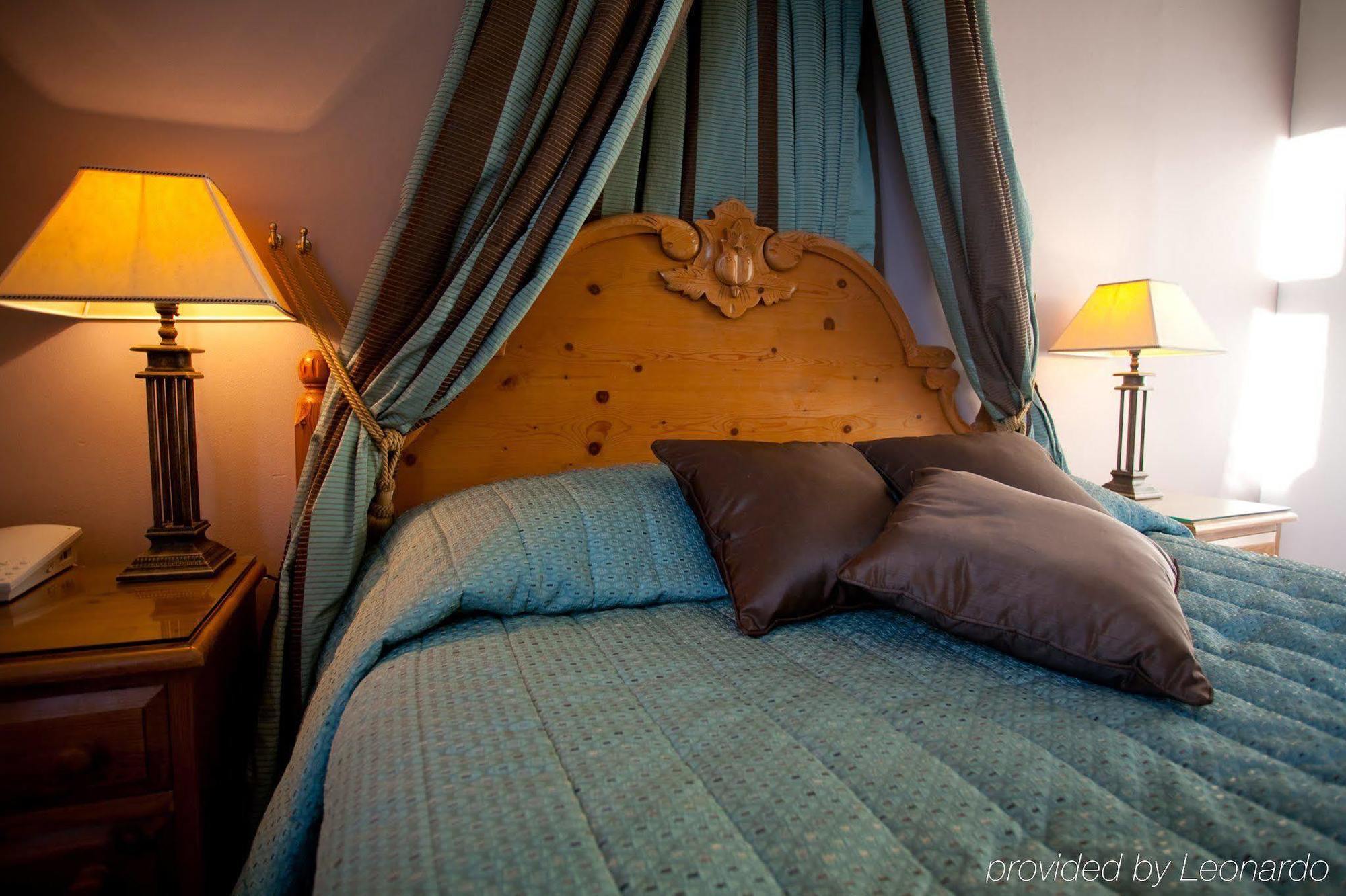 Fines Bayliwick Hotel ブラックネル エクステリア 写真