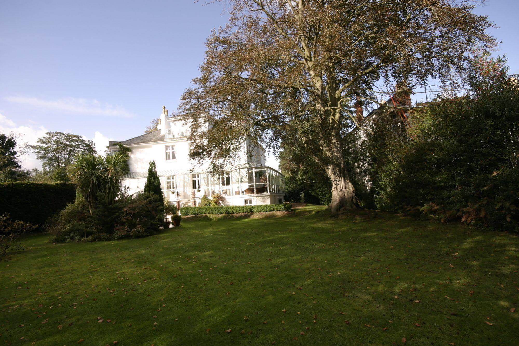 Fines Bayliwick Hotel ブラックネル エクステリア 写真