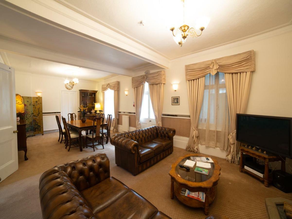 Fines Bayliwick Hotel ブラックネル エクステリア 写真