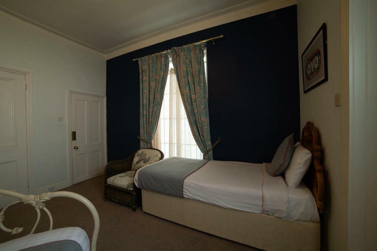 Fines Bayliwick Hotel ブラックネル エクステリア 写真