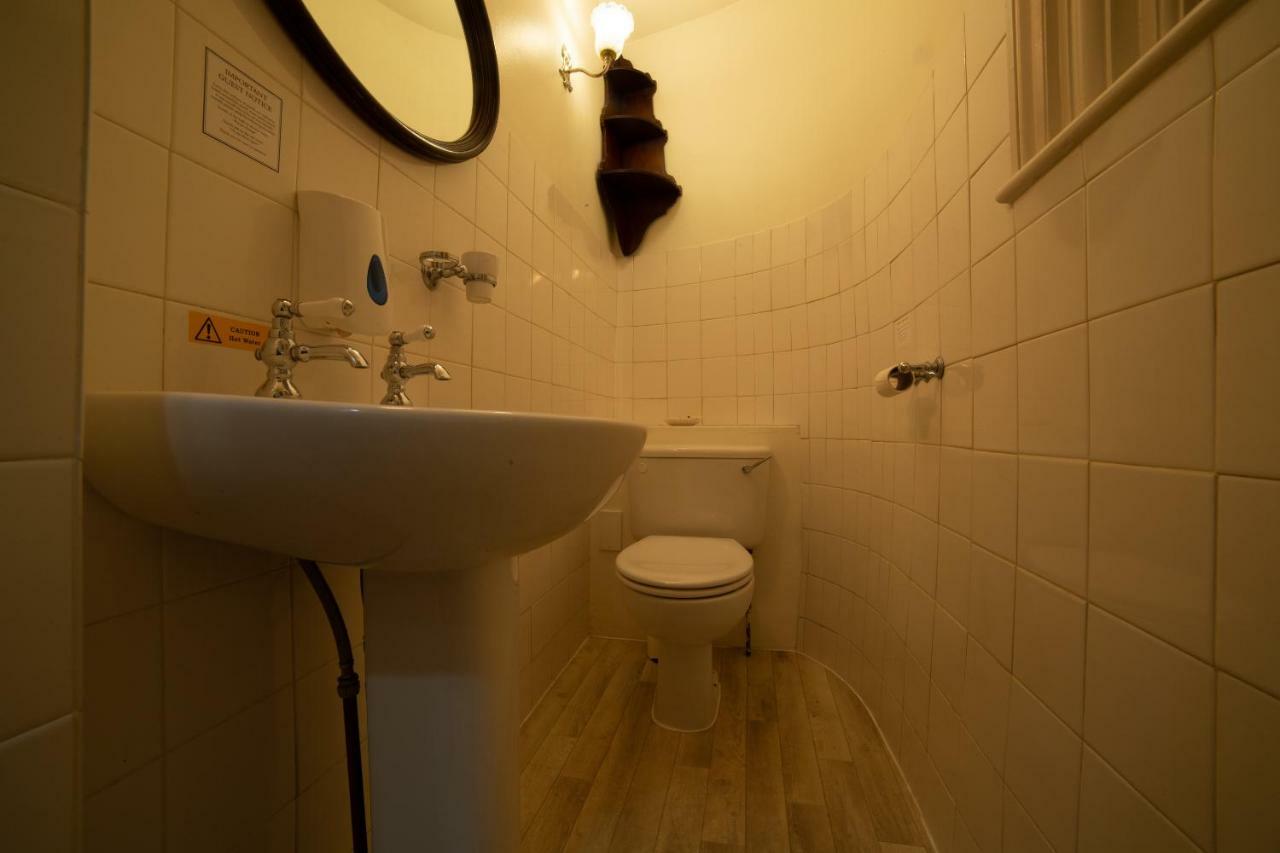 Fines Bayliwick Hotel ブラックネル エクステリア 写真