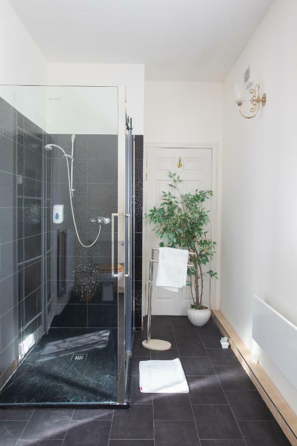 Fines Bayliwick Hotel ブラックネル エクステリア 写真