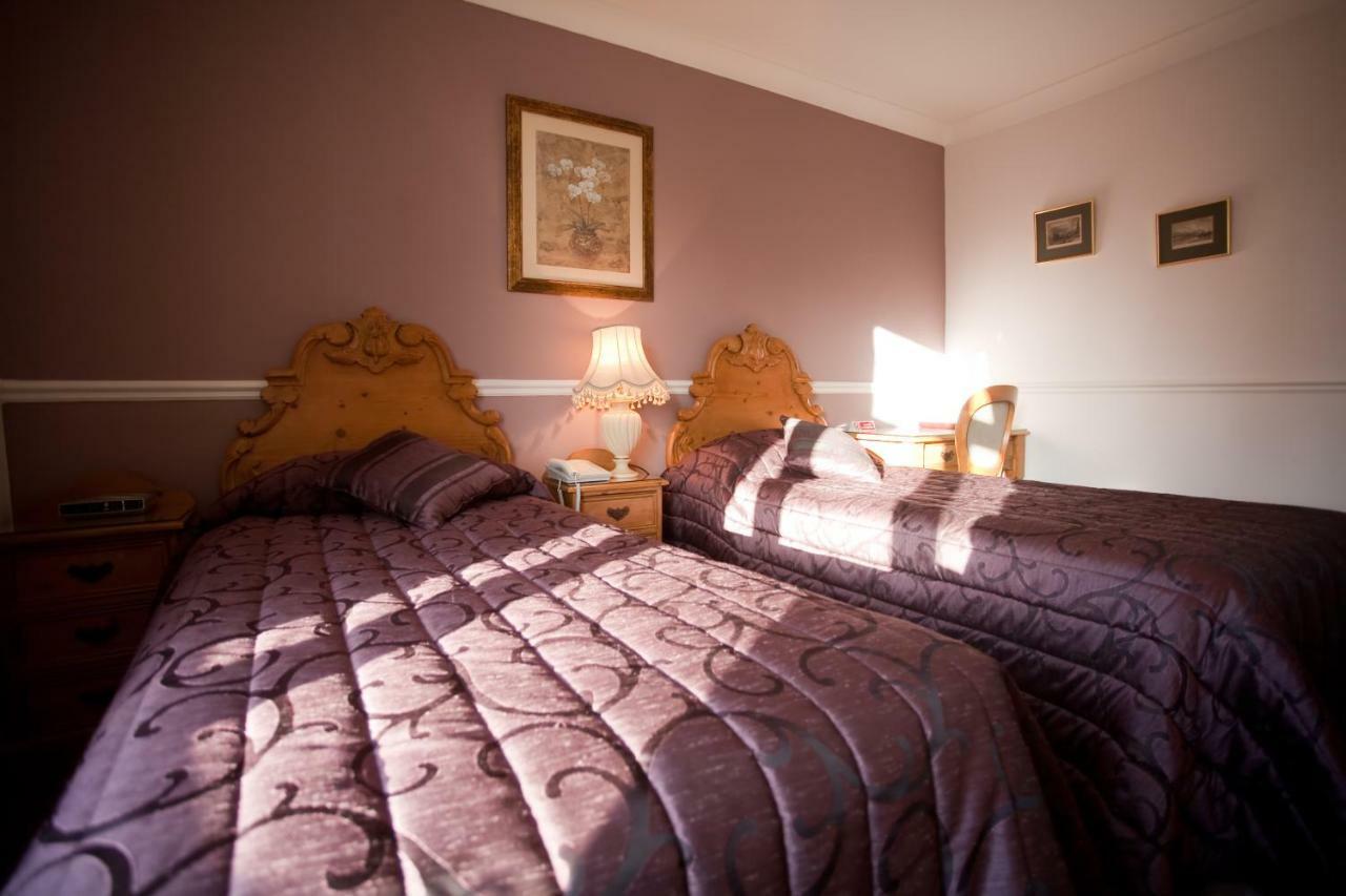Fines Bayliwick Hotel ブラックネル エクステリア 写真