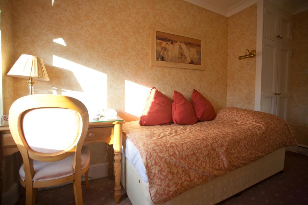 Fines Bayliwick Hotel ブラックネル エクステリア 写真